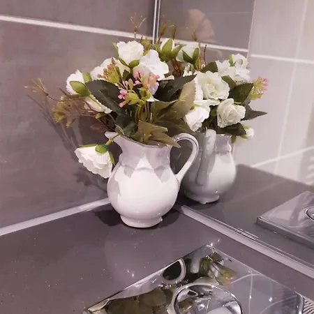 Chiswick Park Apartments, Chiswick, West Apartment London