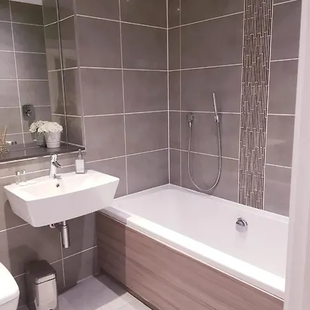 Chiswick Park Apartments, Chiswick, West