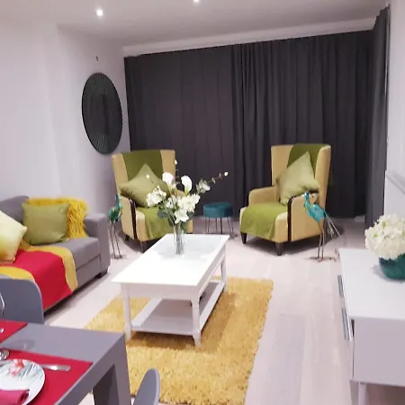 Apartment Chiswick Park Apartments, Chiswick, West