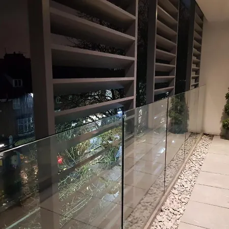 Chiswick Park Apartments, Chiswick, West Apartment London