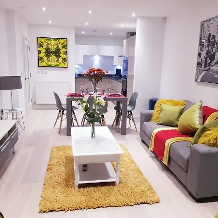 Chiswick Park Apartments, Chiswick, West London