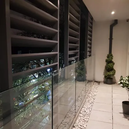 Chiswick Park Apartments, Chiswick, West London