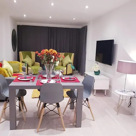 Apartment Chiswick Park Apartments, Chiswick, West *
