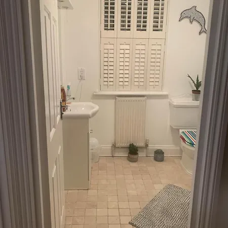 Stylish Modern Studio, Mock Georgian House, Heart Of Trendy Hackney & Homestay