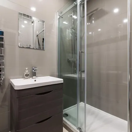 Oxford Circus Luxury Let Apartment London