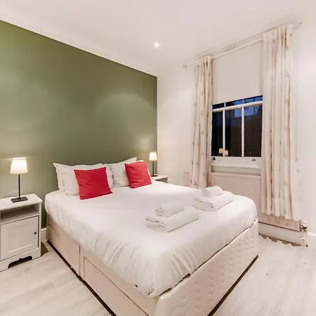 Lovely 2 Bedroom Flat In The Heart Of Chelsea *