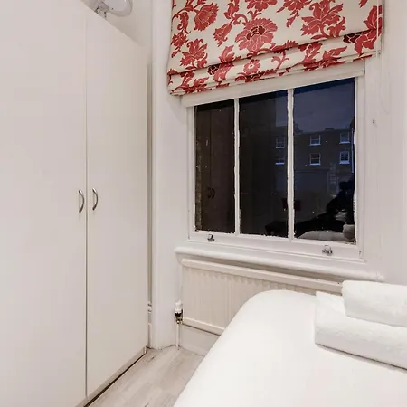 Lovely 2 Bedroom Flat In The Heart Of Chelsea Apartment *