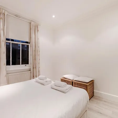 Lovely 2 Bedroom Flat In The Heart Of Chelsea * London