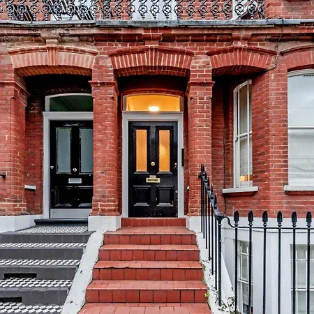 Lovely 2 Bedroom Flat In The Heart Of Chelsea Apartment
