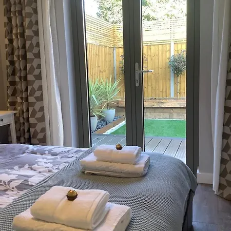 Carolyn's Place Ruislip