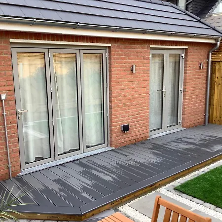 Carolyn's Place * Ruislip