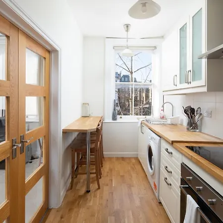 Lovely Flat In Kensington London