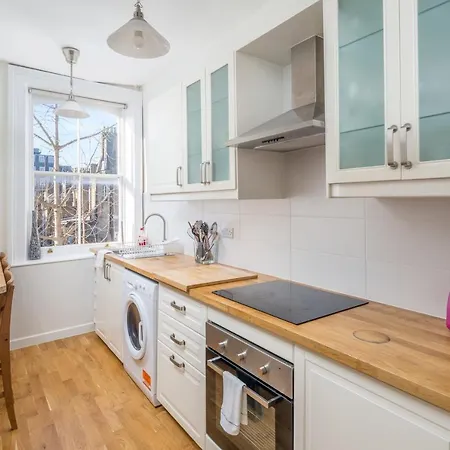 Lovely Flat In Kensington Apartment *