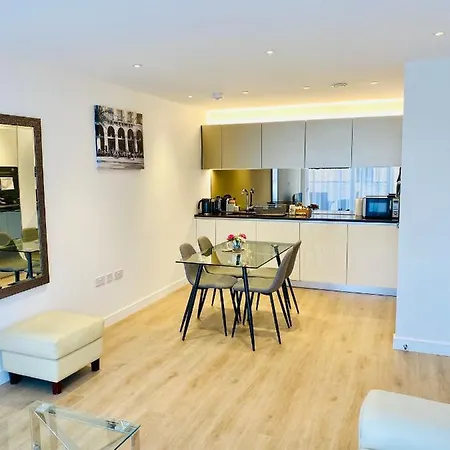 Apartment Silver Bridge London Kew