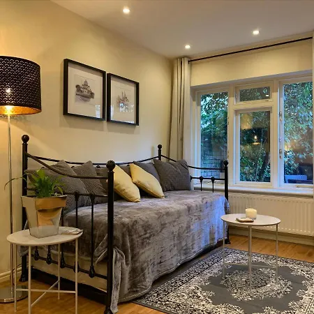 Notting Hill 3br Townhouse With Ensuite Bathrooms - Ideal For Families Holiday home London