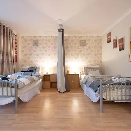 Homestay Oasis 77 London