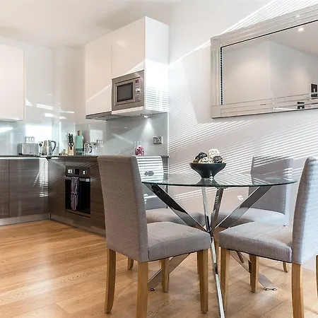 By Squa.re Apartment Hounslow