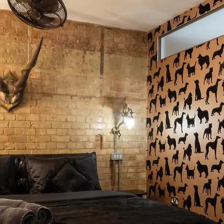 Apartment Amazingly Luxurious Loft Apartment, Soho - 3 Bedrooms, 2 Bath & Office London