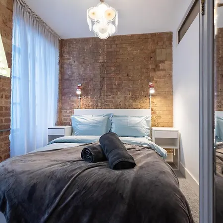 Amazingly Luxurious Loft Apartment, Soho - 3 Bedrooms, 2 Bath & Office