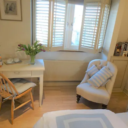 Hurlingham Bed & Breakfast London