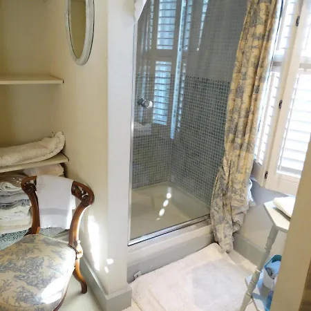 Hurlingham Bed & Breakfast London