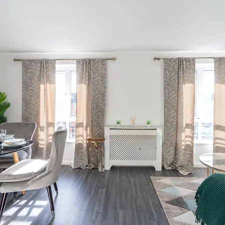 Apartment By Rehoboth - Abbey Wood Station - Zone 4 *