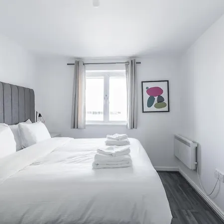 By Rehoboth - Abbey Wood Station - Zone 4 Apartment