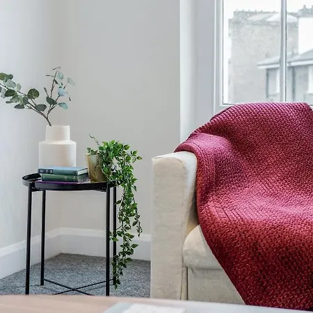 Stunning 2 Bedroom Duplex In Center Of Camden! Apartment London