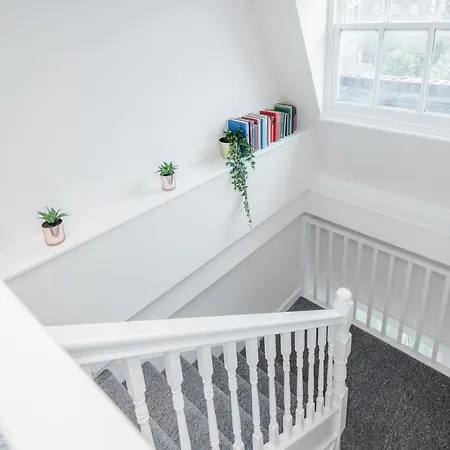 Apartment Stunning 2 Bedroom Duplex In Center Of Camden!