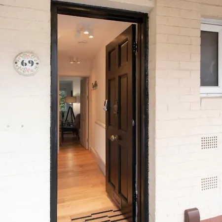 Trendy Tufnell Park Townhouse *
