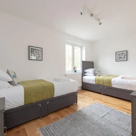 Trendy Tufnell Park Townhouse *