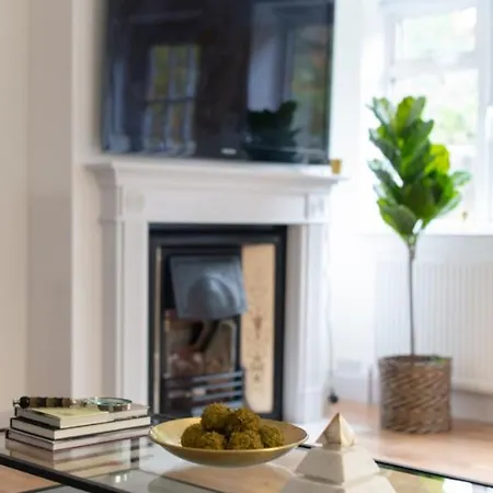 Trendy Tufnell Park Townhouse Londra