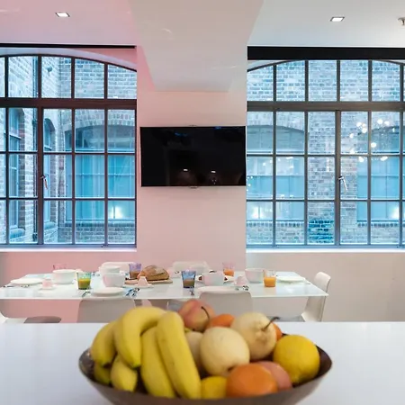 Amazingly Luxurious Loft Apartment, Soho - 3 Bedrooms, 2 Bath & Office Londres