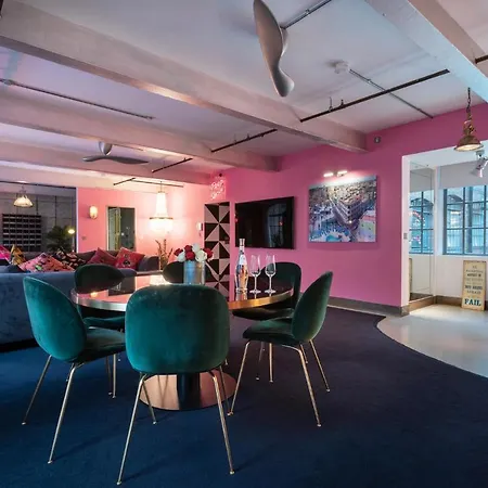 Amazingly Luxurious Loft Apartment, Soho - 3 Bedrooms, 2 Bath & Office