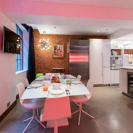 Apartment Amazingly Luxurious Loft Apartment, Soho - 3 Bedrooms, 2 Bath & Office *