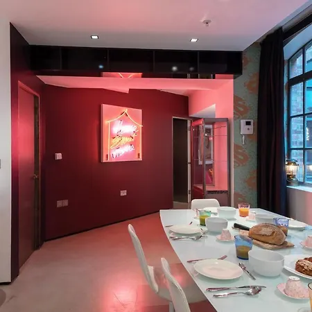Amazingly Luxurious Loft Apartment, Soho - 3 Bedrooms, 2 Bath & Office *