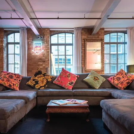 Amazingly Luxurious Loft Apartment, Soho - 3 Bedrooms, 2 Bath & Office Apartment