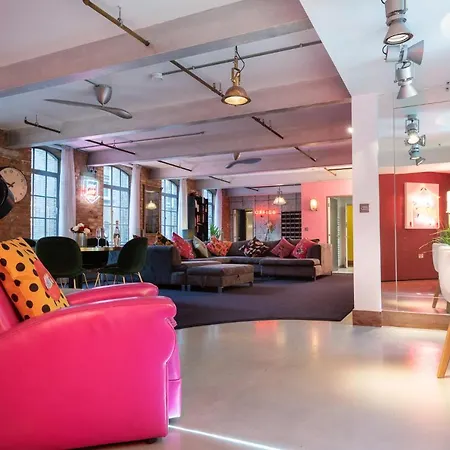 Apartment Amazingly Luxurious Loft Apartment, Soho - 3 Bedrooms, 2 Bath & Office *