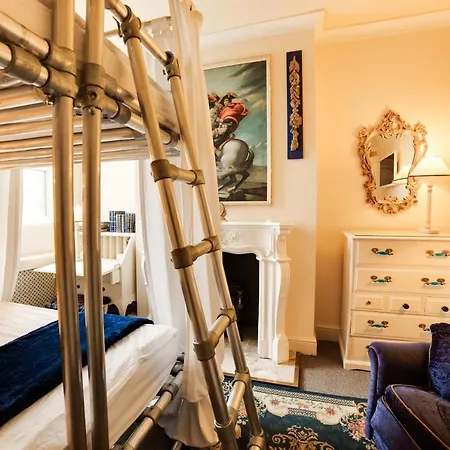 Oyo 2* London