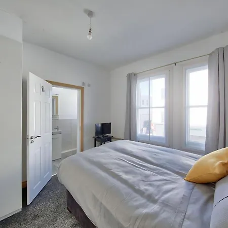 Clapham Junction Apart-hotel 2*