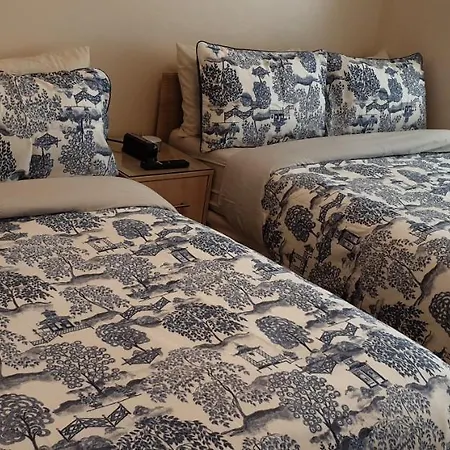 Apartment Luxury 3 Bedroom Flat 1min Walk From Underground, With Free Parking Sleeps X10 London