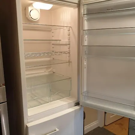 Apartment Luxury 3 Bedroom Flat 1min Walk From Underground, With Free Parking Sleeps X10 London