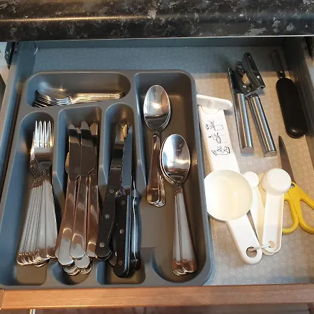 Apartment Luxury 3 Bedroom Flat 1min Walk From Underground, With Free Parking Sleeps X10 London