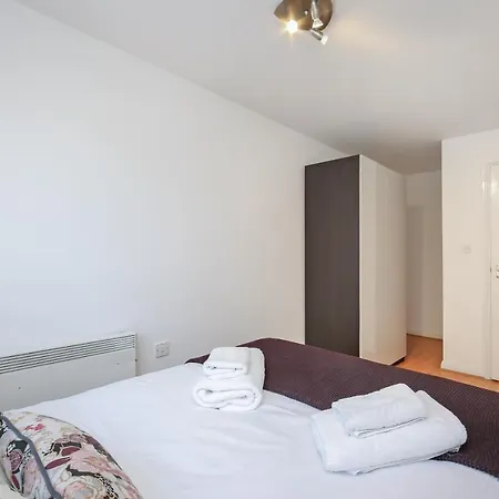 Suites By Rehoboth - The Hyde - London Zone 3 * Hendon
