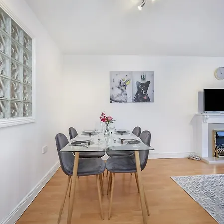 Suites By Rehoboth - The Hyde - London Zone 3