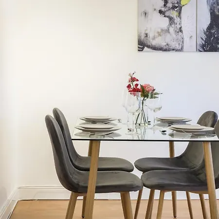 Suites By Rehoboth - The Hyde - London Zone 3 *