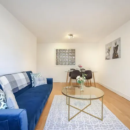 Suites By Rehoboth - The Hyde - London Zone 3 Apartment