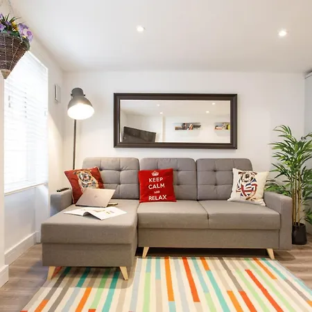 The Art Apartment *