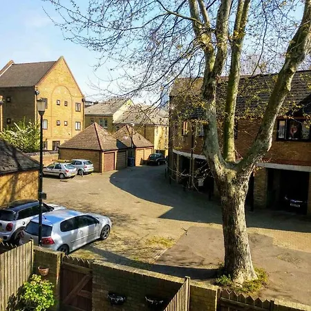 With En-suite And Free Parking 3*
