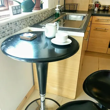 Guest house With En-suite And Free Parking 3*
